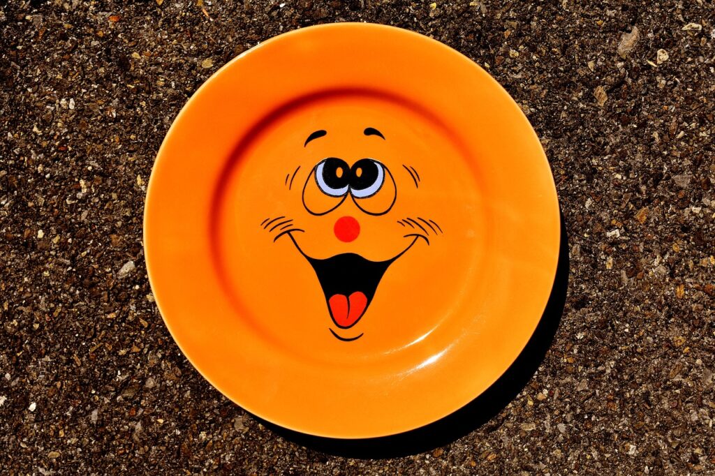 plate, dishes, smiley-2393320.jpg