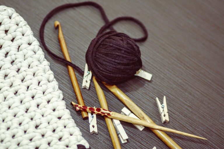 crocheting, yarn, diy-1479210.jpg